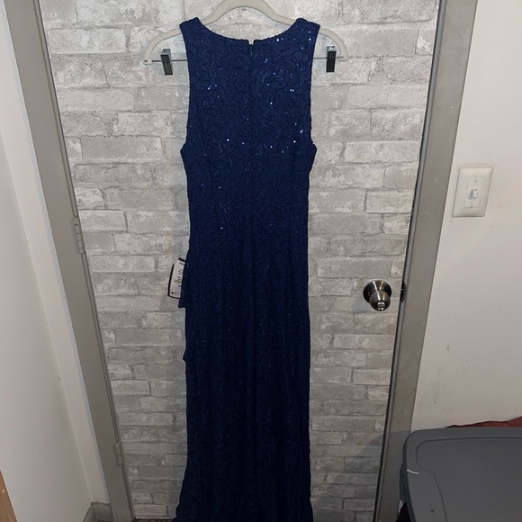 Nwot alex evening Long Sleeveless Lace Dress with Cascade Ruffle Front slit sz 8 - Picture 4 of 5